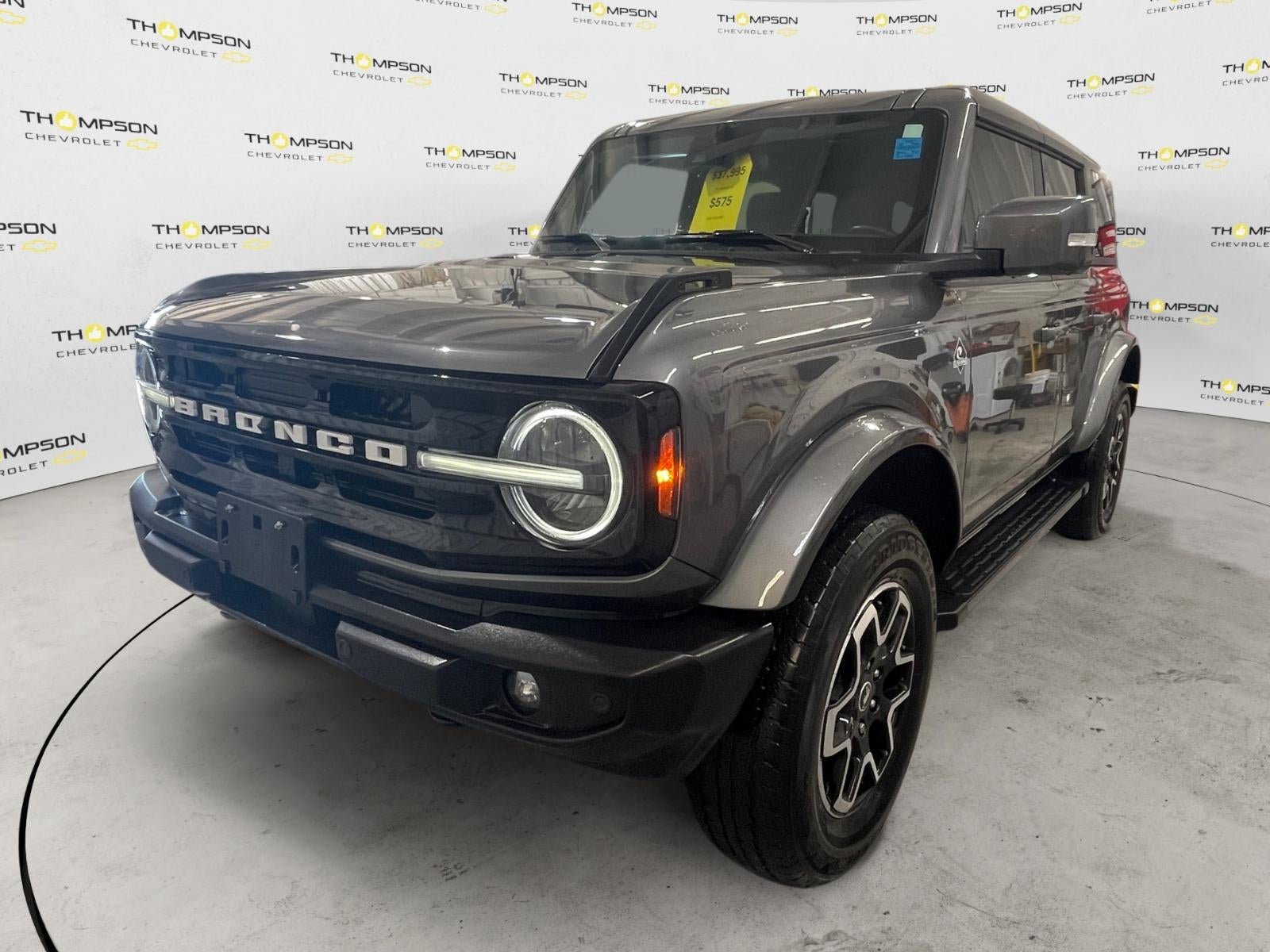 2024 Ford Bronco Outer Banks in Gray — front three-quarter view